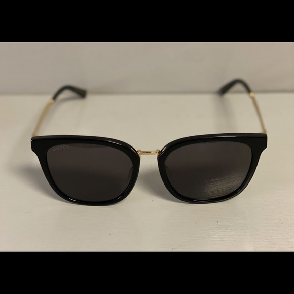 NEW✨ Gucci sunglasses 😎 - Picture 10 of 12